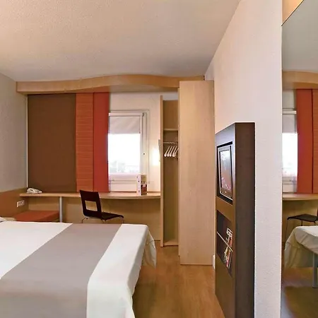 Ibis 3*